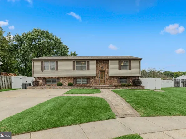 11 Horse Chestnut Ct, Baltimore, MD 21221