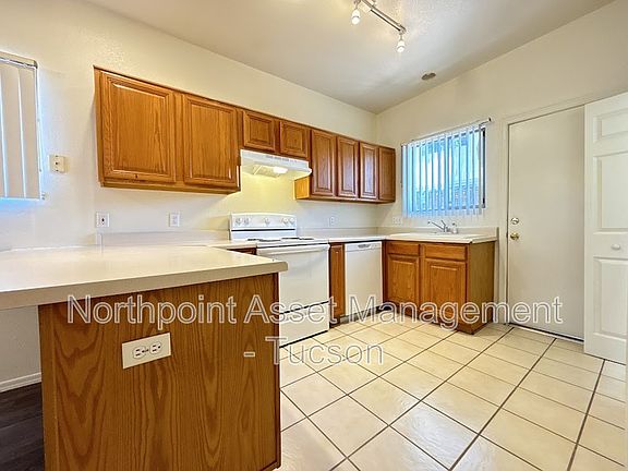 4th image of 3651 E Bermuda St Unit 1104