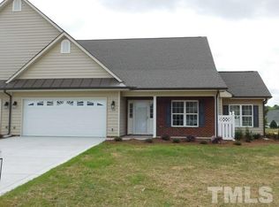 79 Glenfield Dr, Dunn, NC 28334