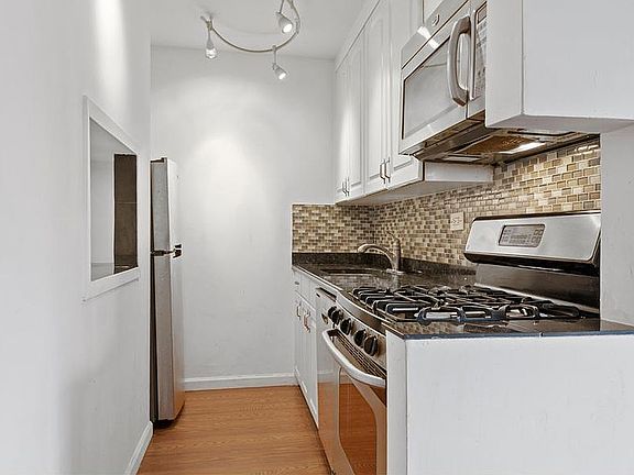 4th image of 1619 3rd Ave APT 6B