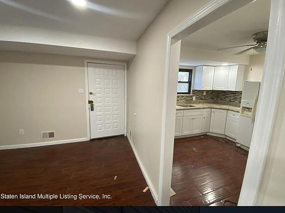 5th image of 261 Grantwood Ave #1