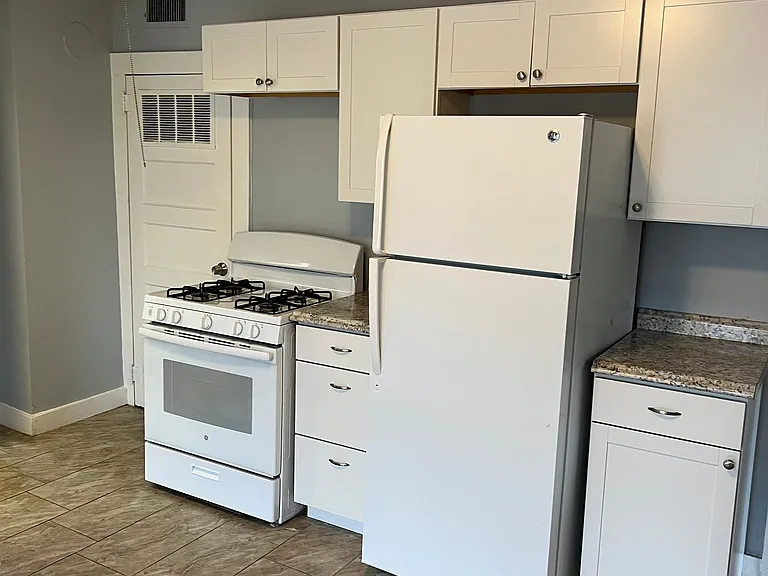 395 Stanley St #3RDFL — Photo 4