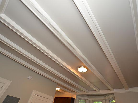 Exposed beams with striking contrast in colors