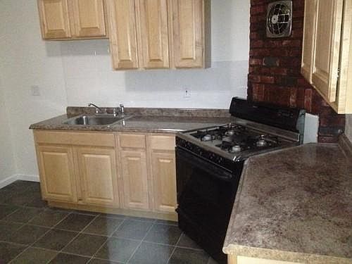 5th image of 156 Boyd Ave