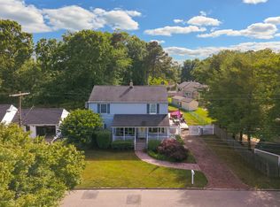26 Hemlock Dr, Neptune, NJ 07753