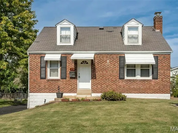 2737 Granda Dr, Saint Louis, MO 63125