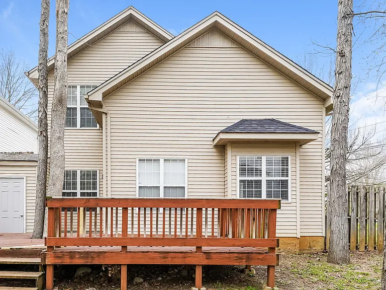 301 Hunters Chase Dr — Photo 20