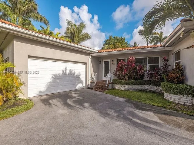 4 bed, 3.0 bath, 2118 sqft, $15,000 — Photo 1