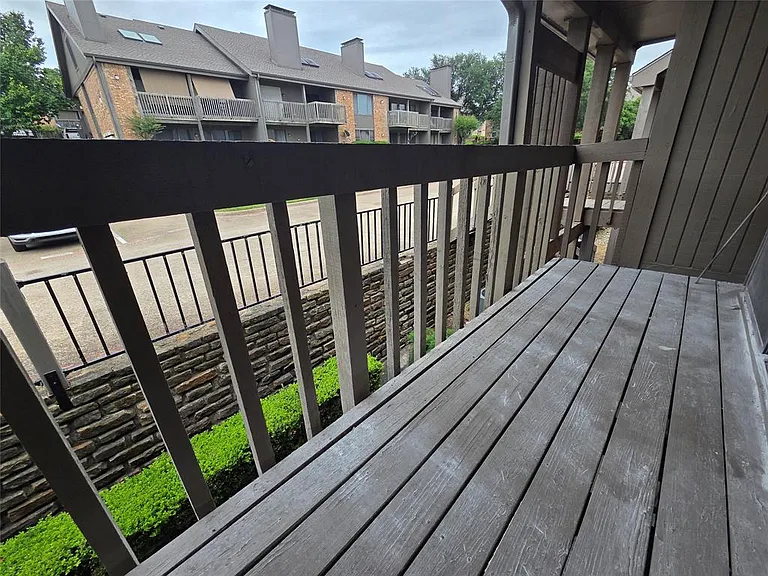 1038 Signal Ridge Pl — Photo 21