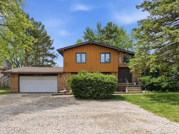 2915 W Walton Blvd, Waterford, MI 48329