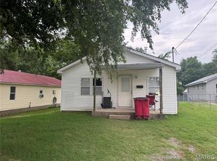136 N 6th St, Sikeston, MO 63801