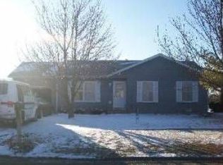 1412 10th St, Harvard, IL 60033