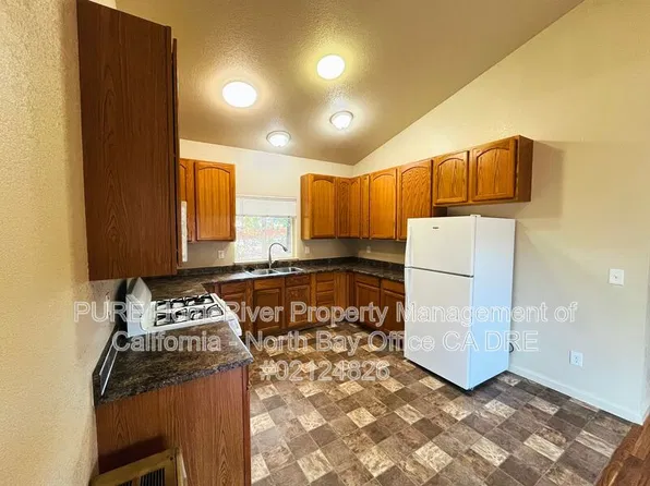 793 Apple Ave, Ukiah, CA 95482