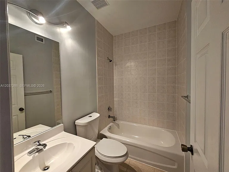 15270 SW 30th Ter — Photo 16