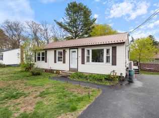 27 Rosewood Cir, Springvale, ME 04083
