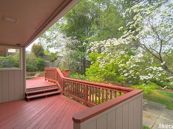 4th image of 8015 Eastcliff Dr
