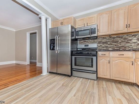 4th image of 46 Cumberland Ave