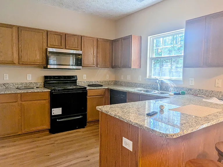 1806 Raj Dr — Photo 6