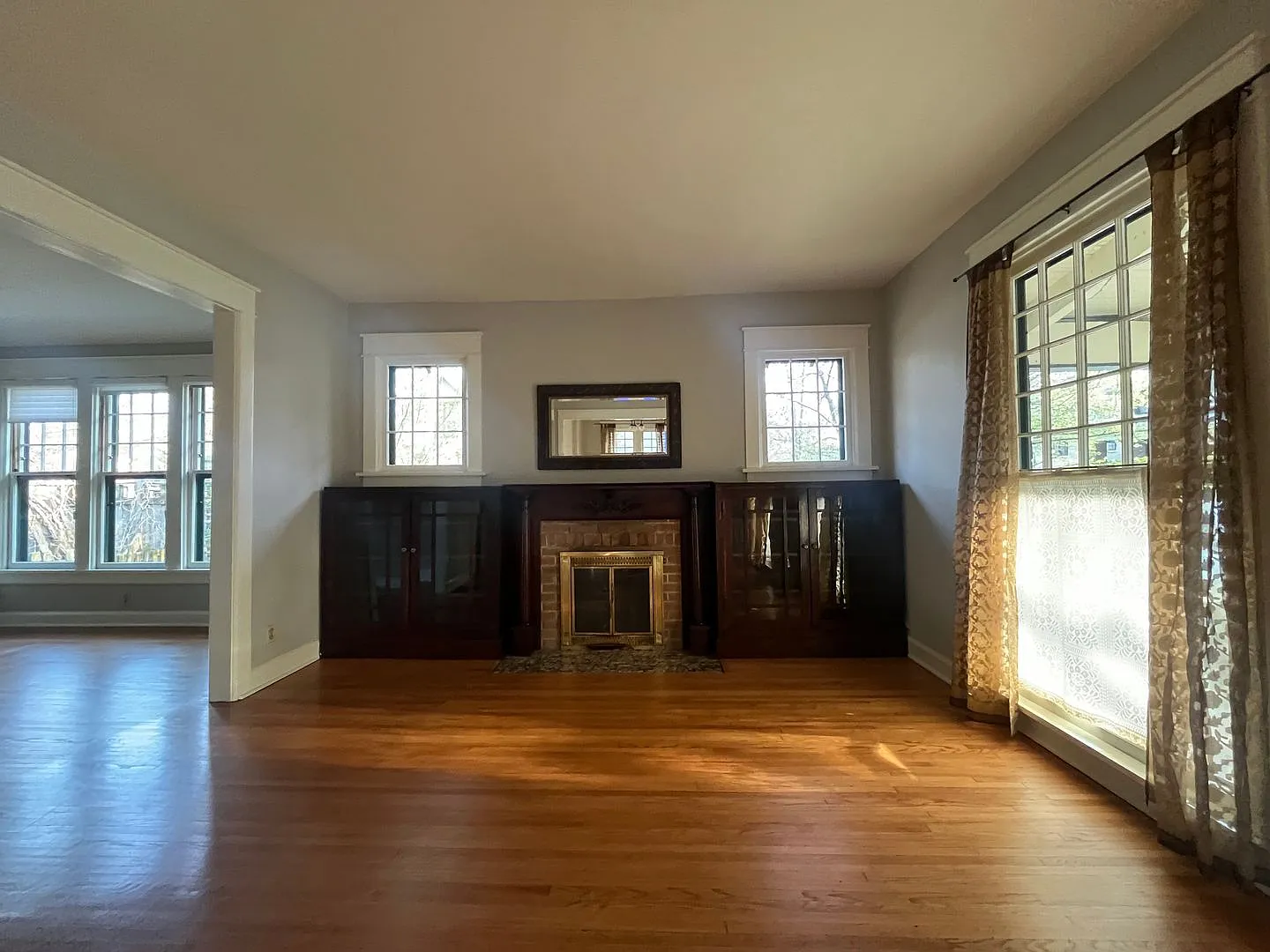 Available August 2027! Large 4BR/2BA Law and Optometry Schools — Photo 3
