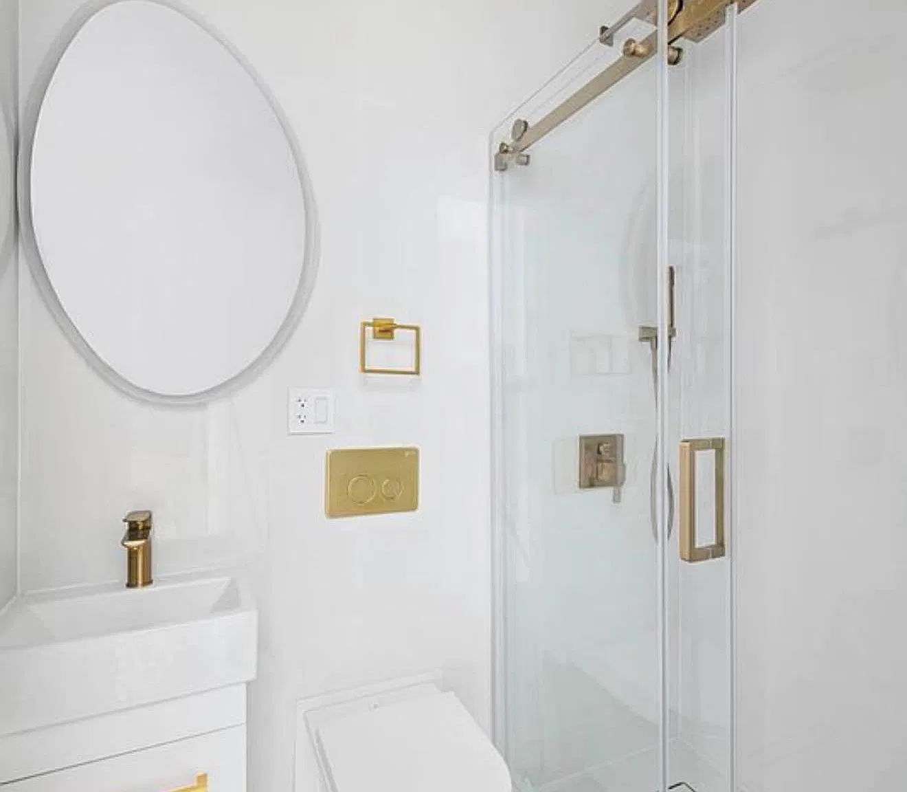 24 Saint Mark's Place — Photo 4