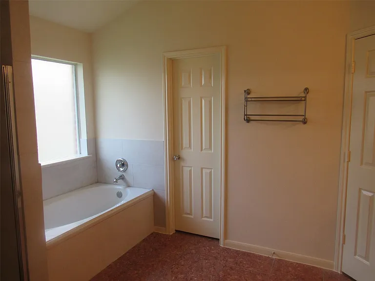 2611 Colony Haven Cir — Photo 14