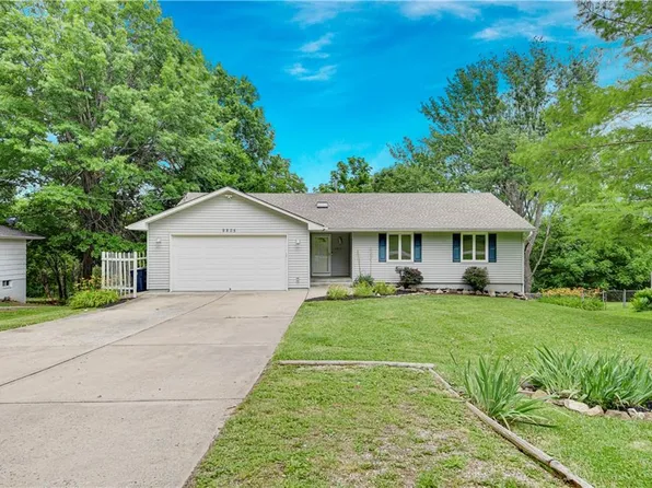 9805 Richmond Dr, Kansas City, MO 64134