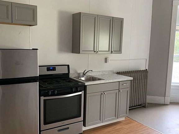 5th image of 640 Jefferson Ave APT 2C