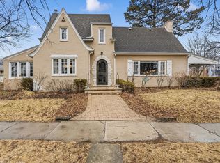 702 N Catherine Ave, La Grange Park, IL 60526