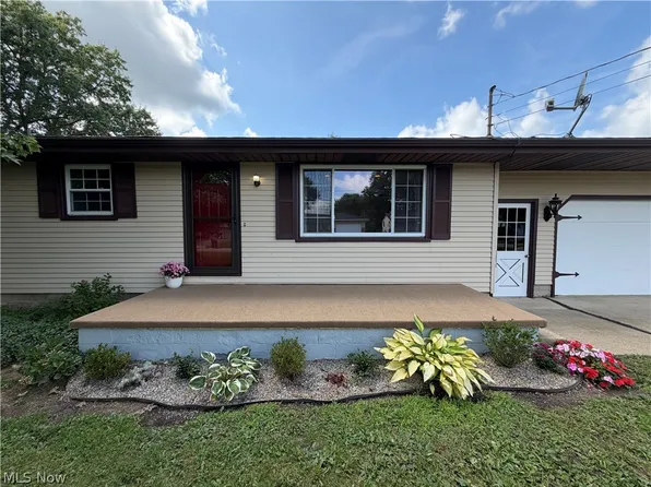 184 E Circle View Dr, New Middletown, OH 44442
