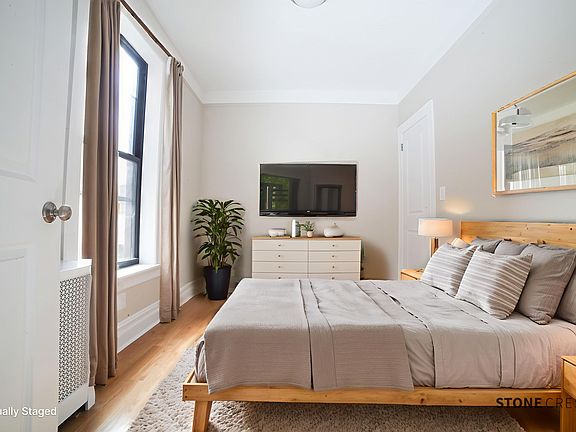 4th image of 515 W 122nd St APT 35