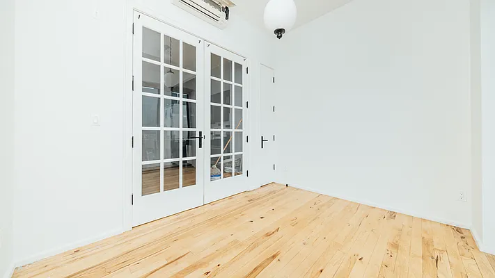 Rented by Nooklyn NYC LLC | media 16