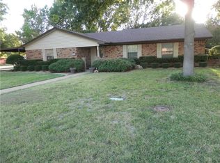 1114 Cliff Dr, Graham, TX 76450