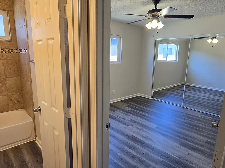 Felton Courtyard Apartments — Photo 11