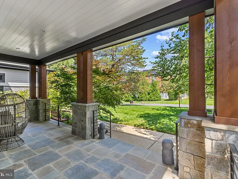1513 Oakview Dr — Photo 11