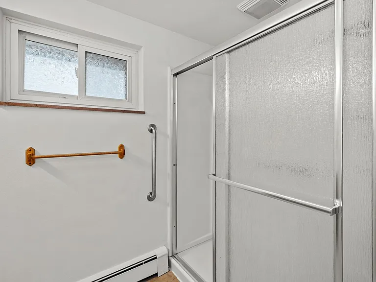 250 Vine St — Photo 14
