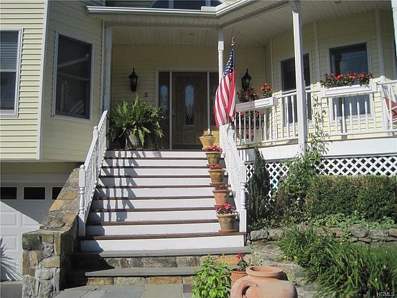 2nd image of 2 Sophia Ln