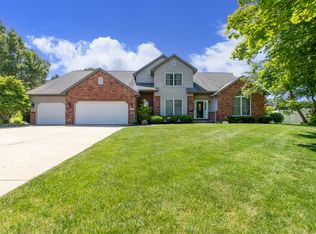 3215 Viney Ln, Bloomington, IL 61704