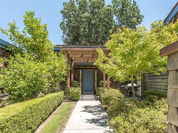 4th image of 7046 Bridgeport Cir