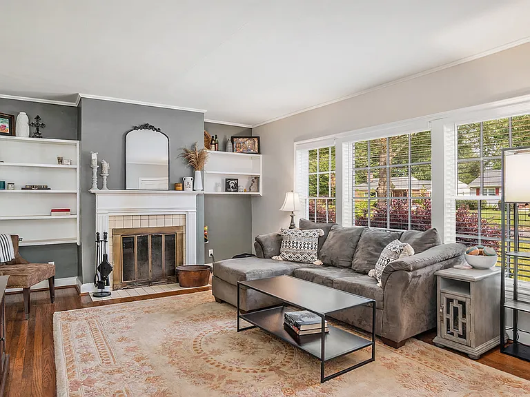 2263 Sanford Rd — Photo 3