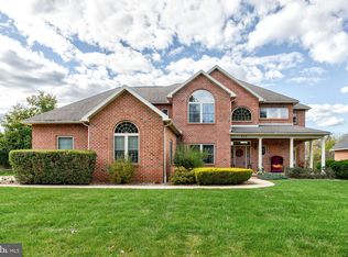 899 Walnut Spring Ln, State College, PA 16801