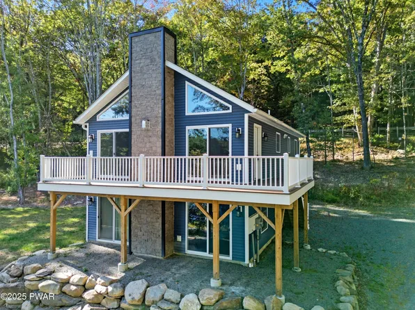 114 Kemadobi Cir W, Dingmans Ferry, PA 18328