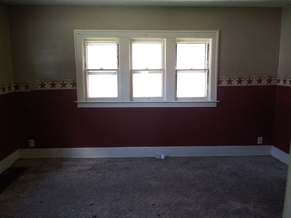 5th image of 438 Richmond Ave