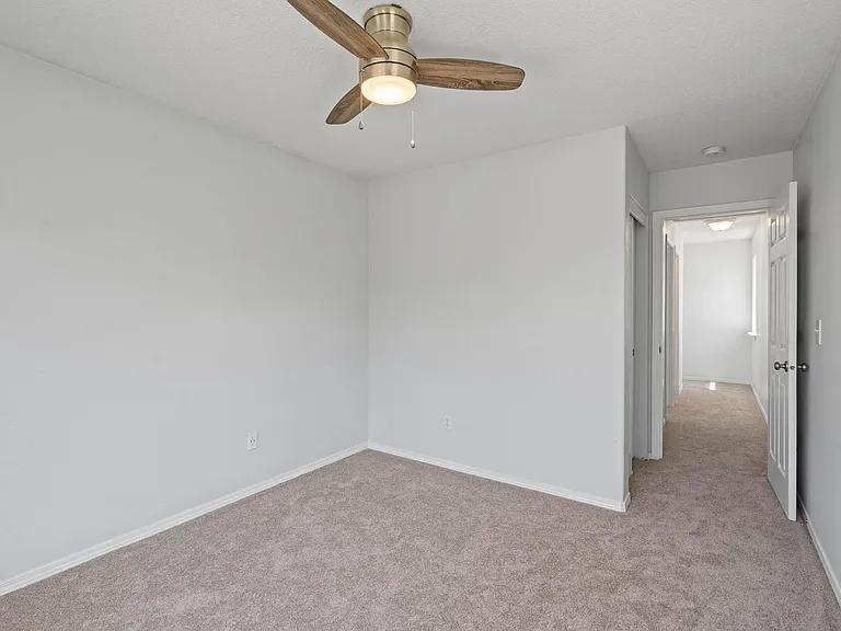 8526 N Haven Ave — Photo 30