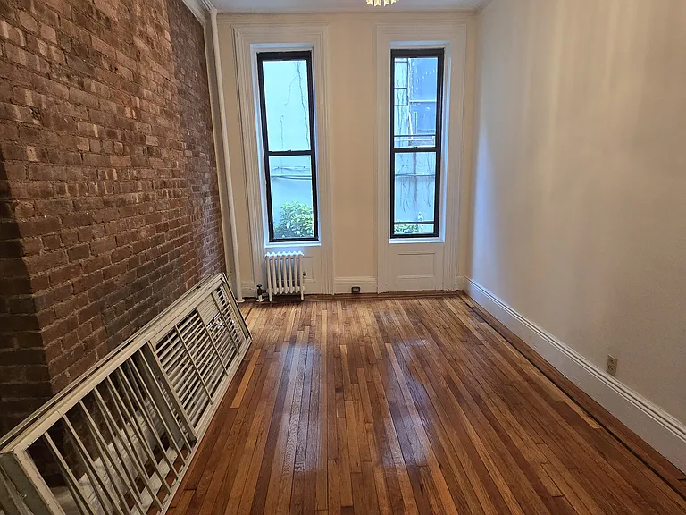 196 W 10th St #1C — Photo 1