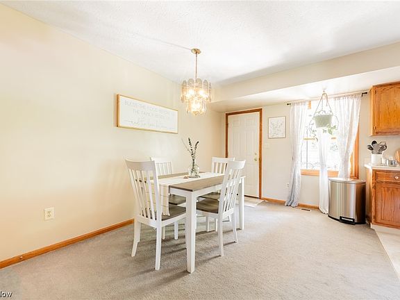 5th image of 960 Center St #962