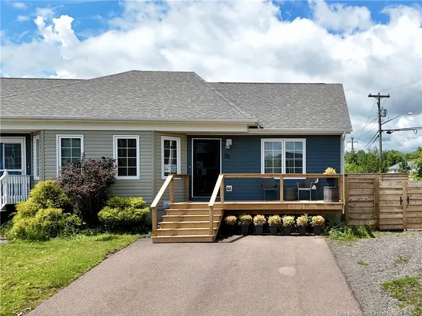 76 Golden St, Moncton, NB E1G 5T4