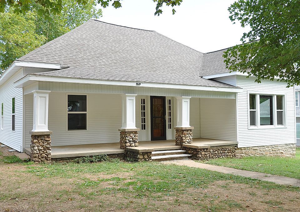 1st image of 614 E Church Ave