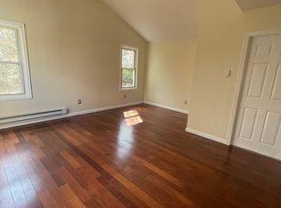 11 Gail Ave #B, Uncasville, CT 06382