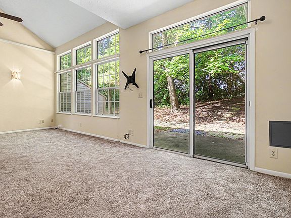 4th image of 2242 Dominion Dr