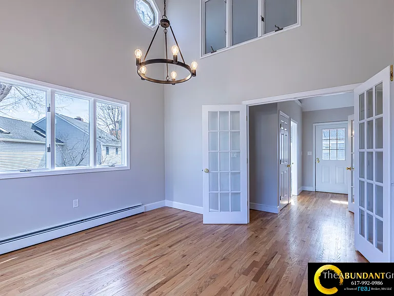 270 Cross St — Photo 9